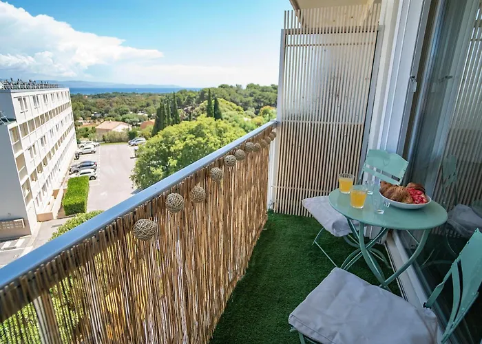 Superb T4 Souplex In Giens